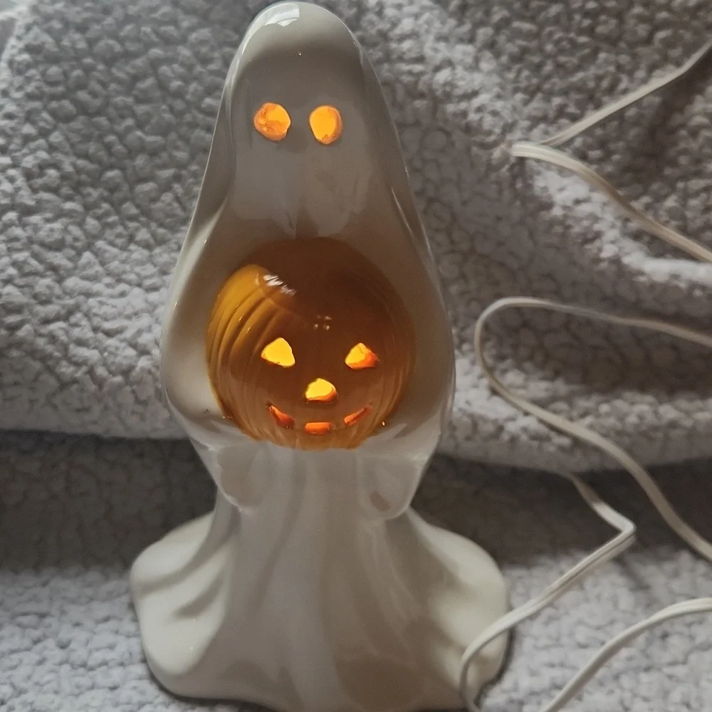 Halloweem Ceramic Spooky Ghost with Smiling Pumpkin Decor Light - Picture 7 of 11